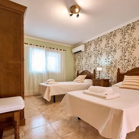 Acogedora Con Piscina *